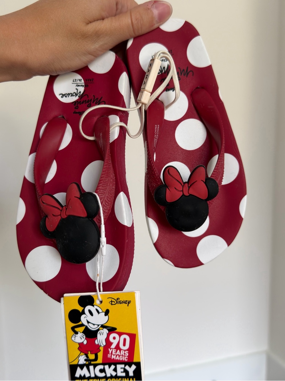 Zara x Disney Minnie Mouse Red Polka Dot Flip Flops Size 26/27, 10.5C Toddler - Picture 2 of 4